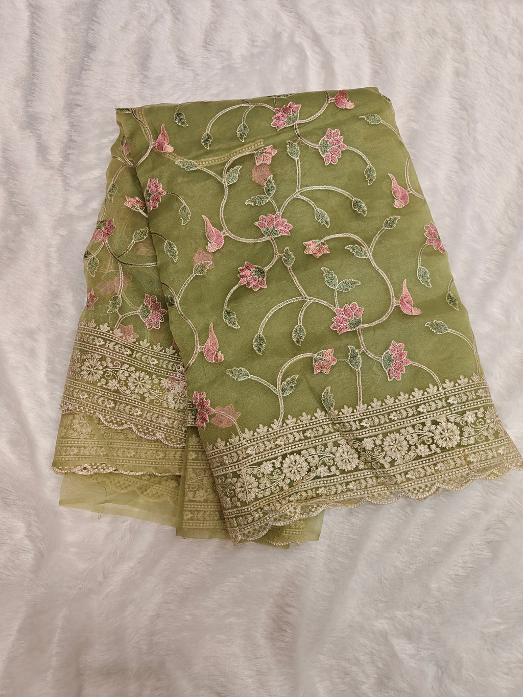 Jall Look Saree